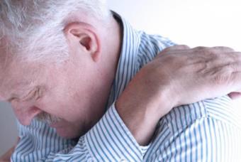 Зуд кожи тела у пожилых: причины и лечение