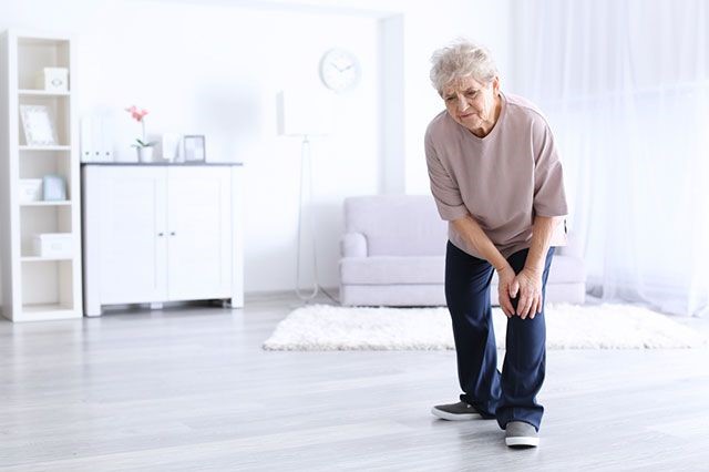 Как вылечить колени в пожилом возрасте