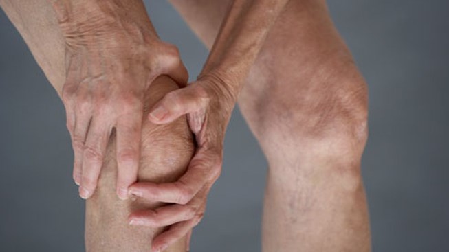 Как вылечить колени в пожилом возрасте